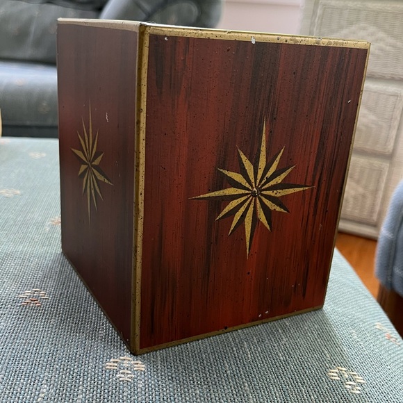 THE PYRAMID COLLECTION METAL TISSUE BOX - Picture 3 of 7